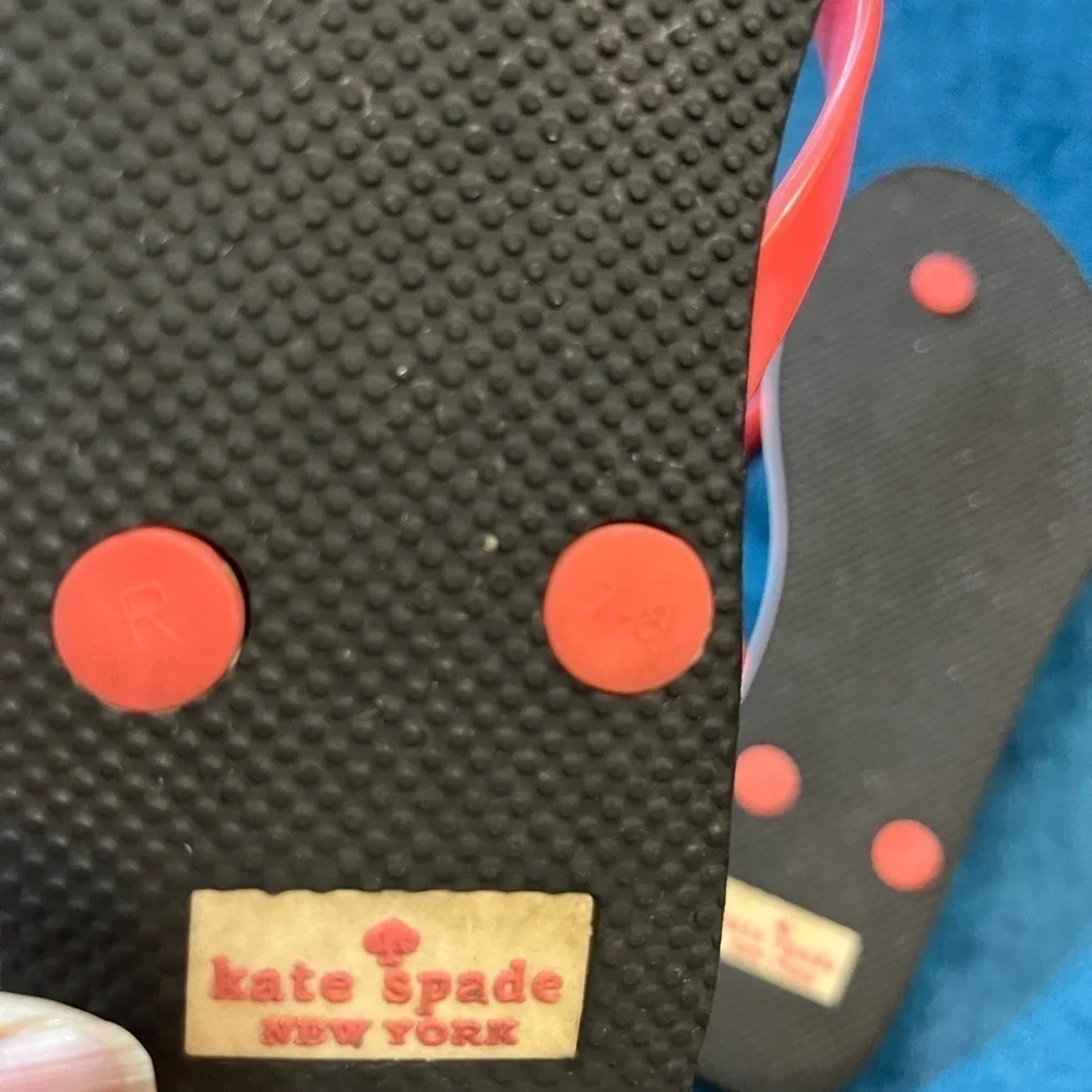 Kate Spade flip flops! Pink/ coral color! Size 7/8 large!